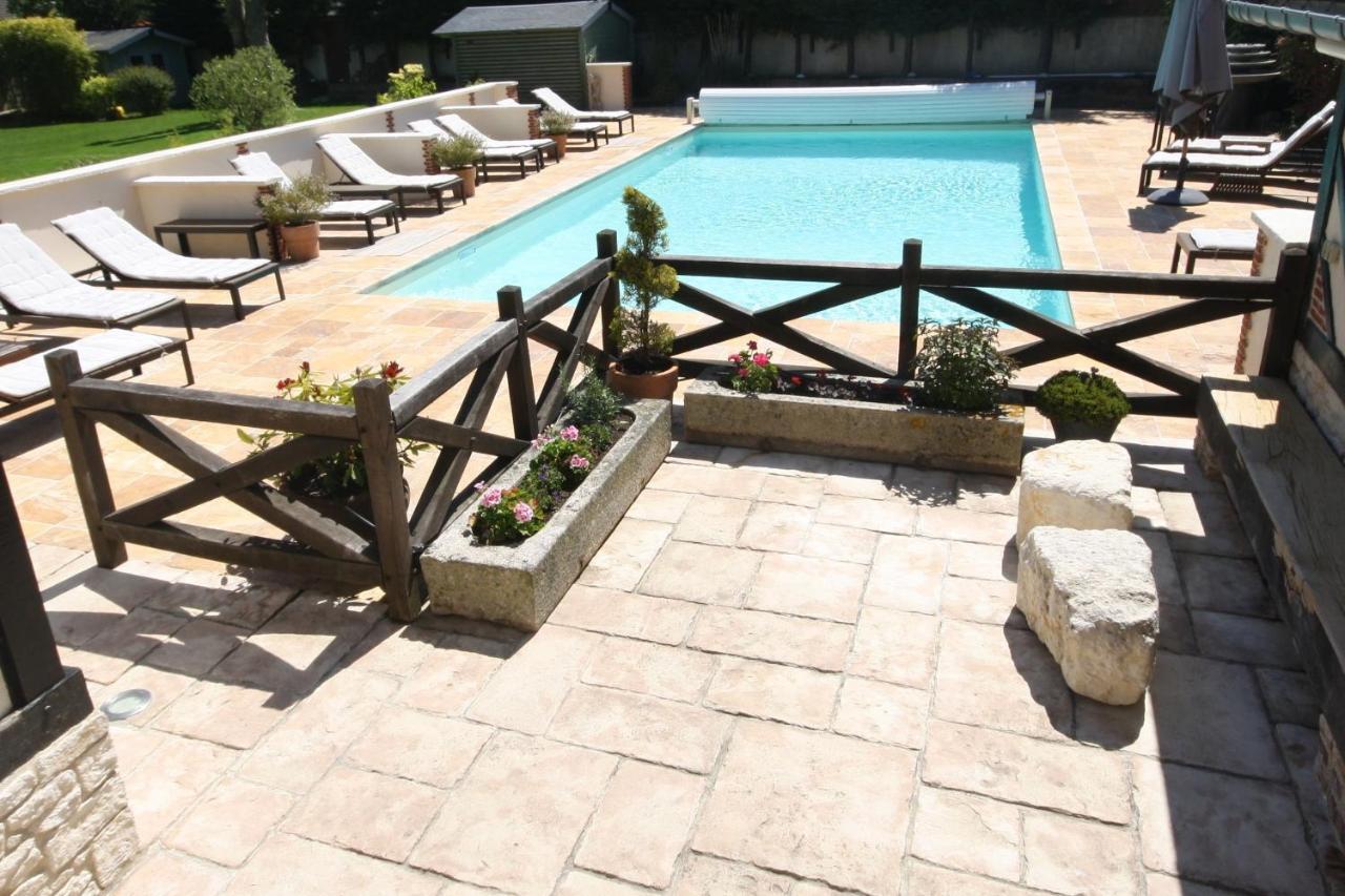 Manoir De La Croix-sonnet Bed & Breakfast *