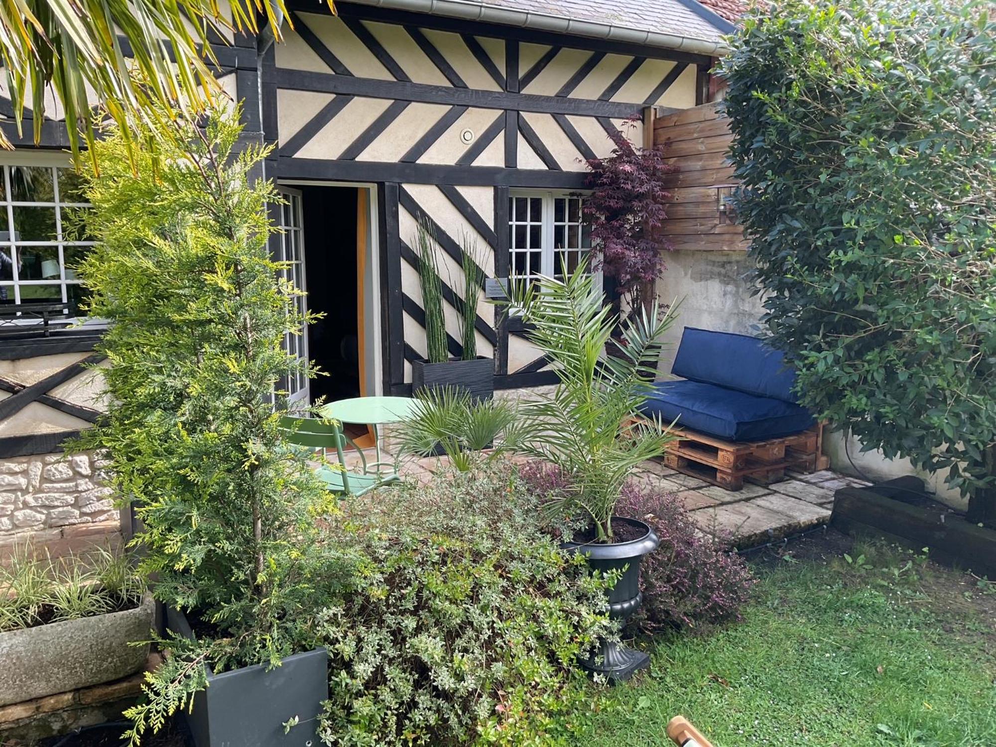 Manoir De La Croix-sonnet Couette-café